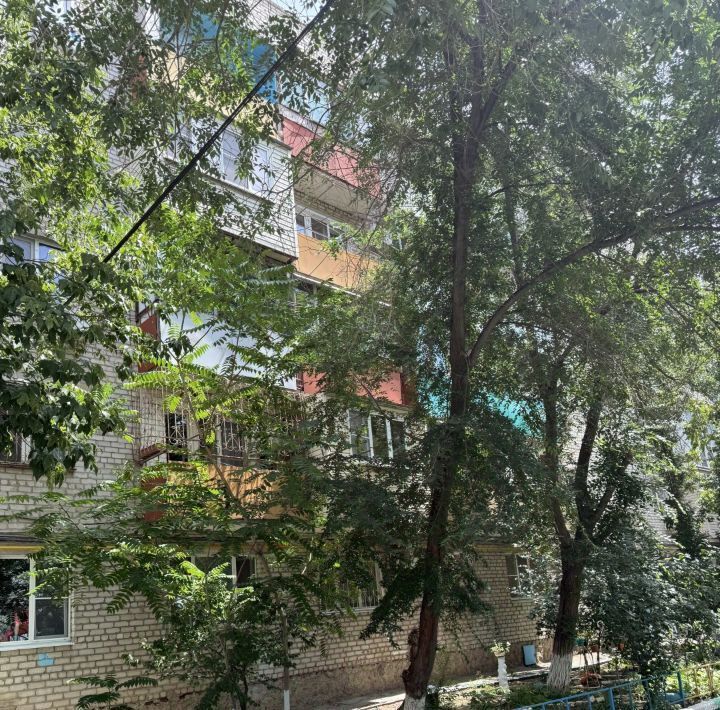 квартира г Астрахань р-н Кировский ул Сен-Симона 40к/1 фото 1