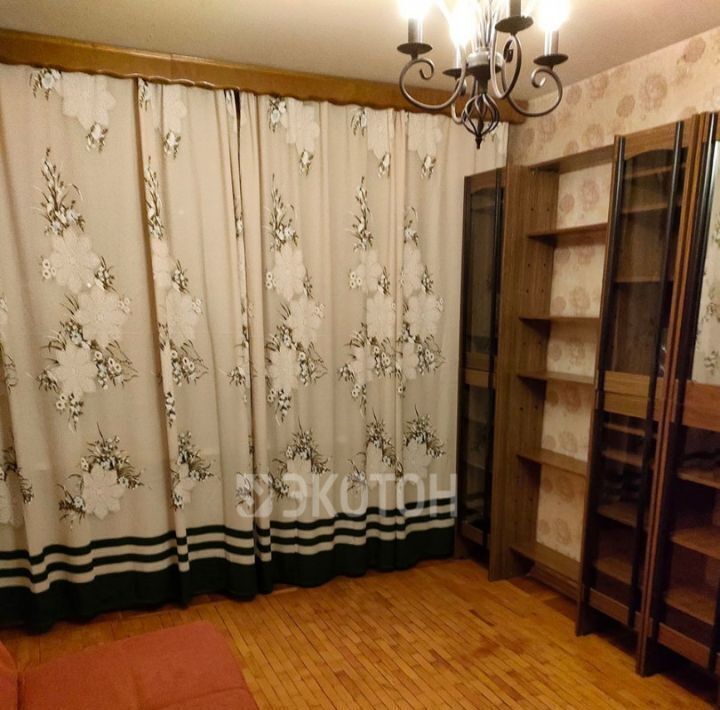 комната г Санкт-Петербург метро Ломоносовская ул Народная 2 фото 1