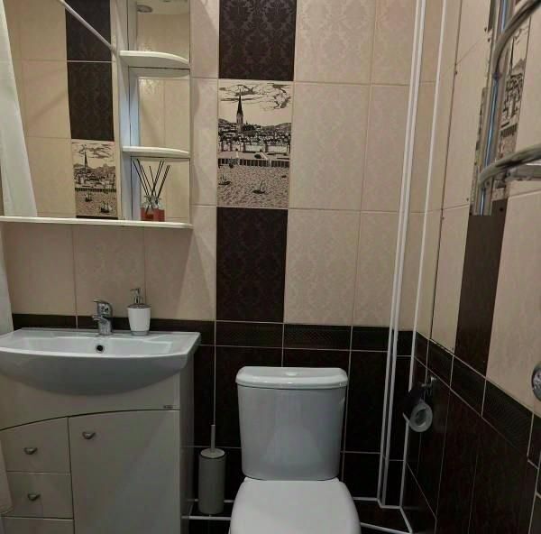 квартира г Омск р-н Кировский пр-кт Комарова 21к/1 фото 12