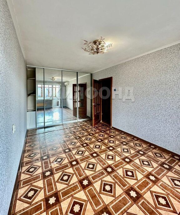 квартира г Тольятти р-н Автозаводский 20 квартал ул Тополиная 3 фото 2