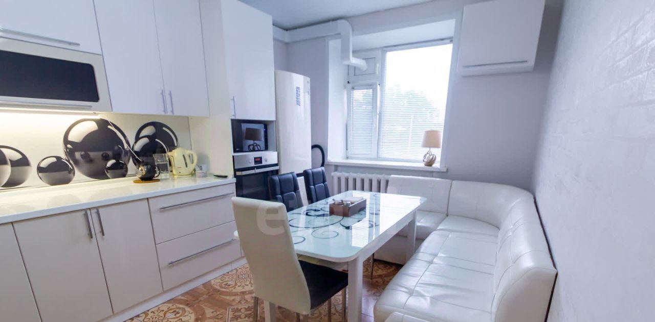 квартира г Ялуторовск ул Свободы 18 фото 13
