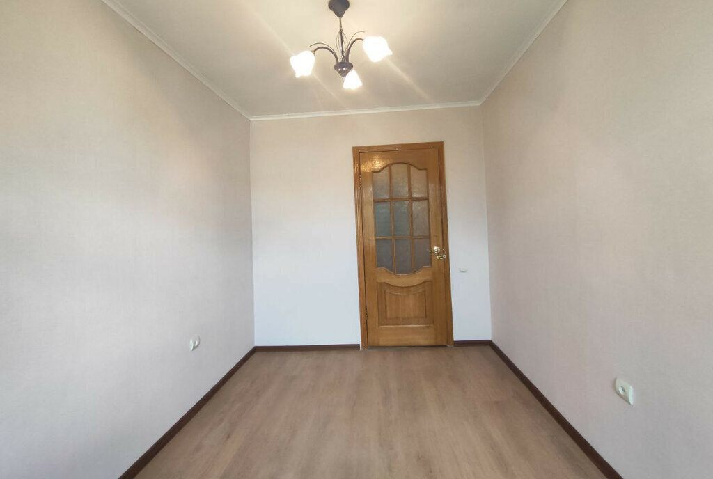 квартира г Саратов р-н Фрунзенский улица имени В. Г. Рахова, 91/101 фото 21