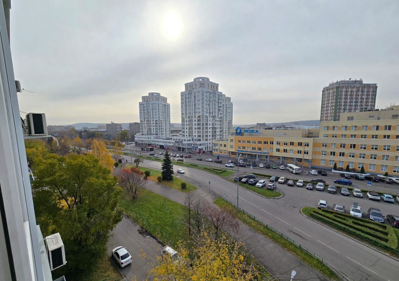 квартира г Новокузнецк р-н Центральный пр-кт Кузнецкстроевский 44 фото 2