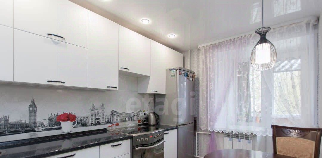 квартира г Сургут 15-16-й микрорайон пр-кт Мира 34а фото 1