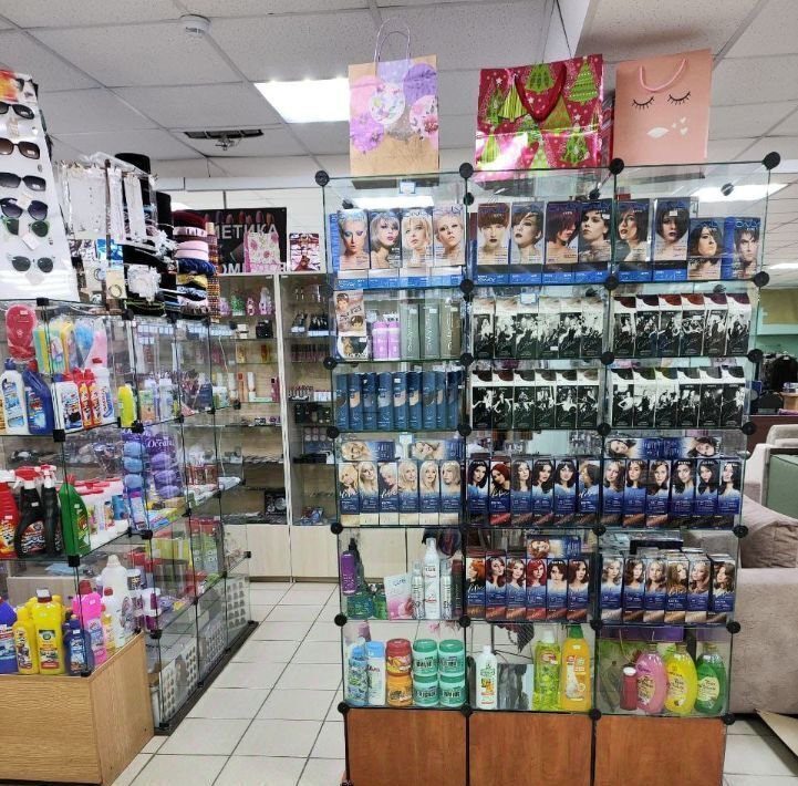 торговое помещение г Тольятти р-н Комсомольский ул Лизы Чайкиной 43а фото 2