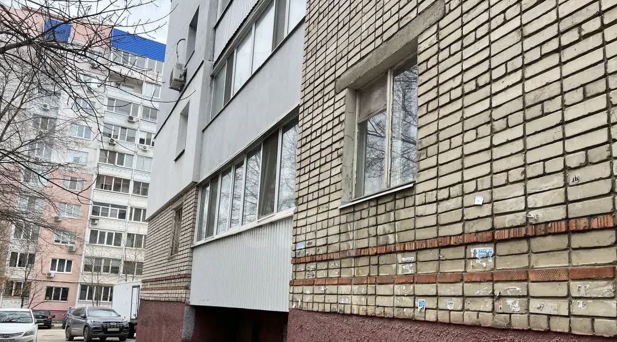 квартира г Саратов р-н Ленинский 6-й квартал ул им Тархова С.Ф. 18а фото 14