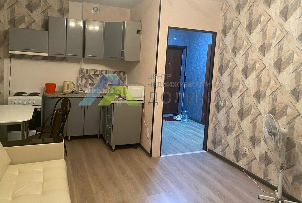 квартира г Волгоград ул им. Гаря Хохолова 4 фото 2