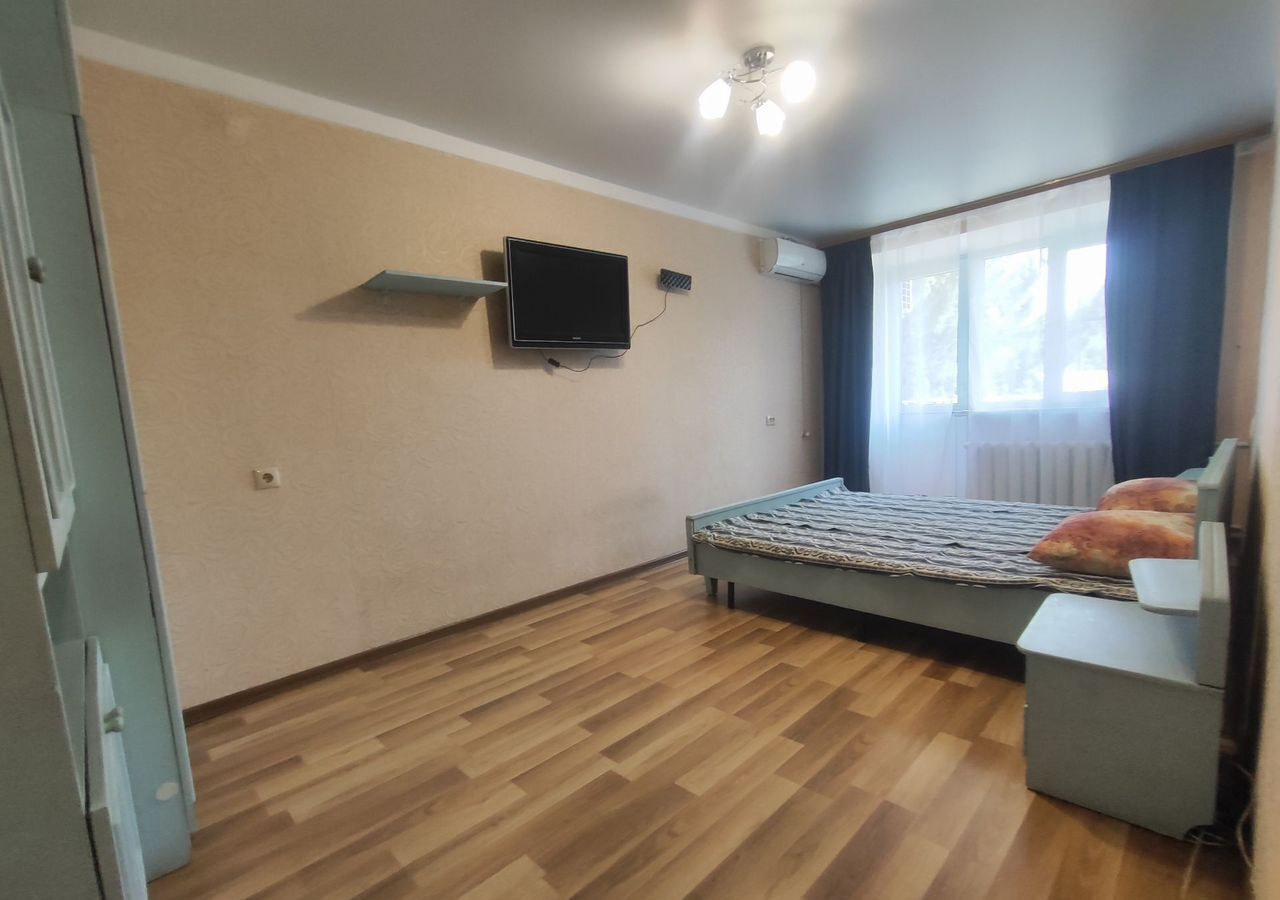 квартира г Новороссийск р-н Центральный ул Леднева 8 фото 2
