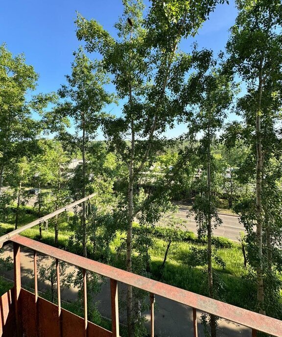 квартира г Братск Пихтовая улица, 50А фото 19