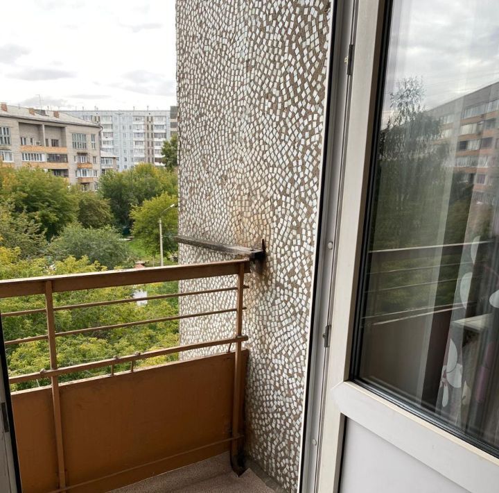 квартира г Красноярск р-н Октябрьский ул Академика Киренского 122 фото 13