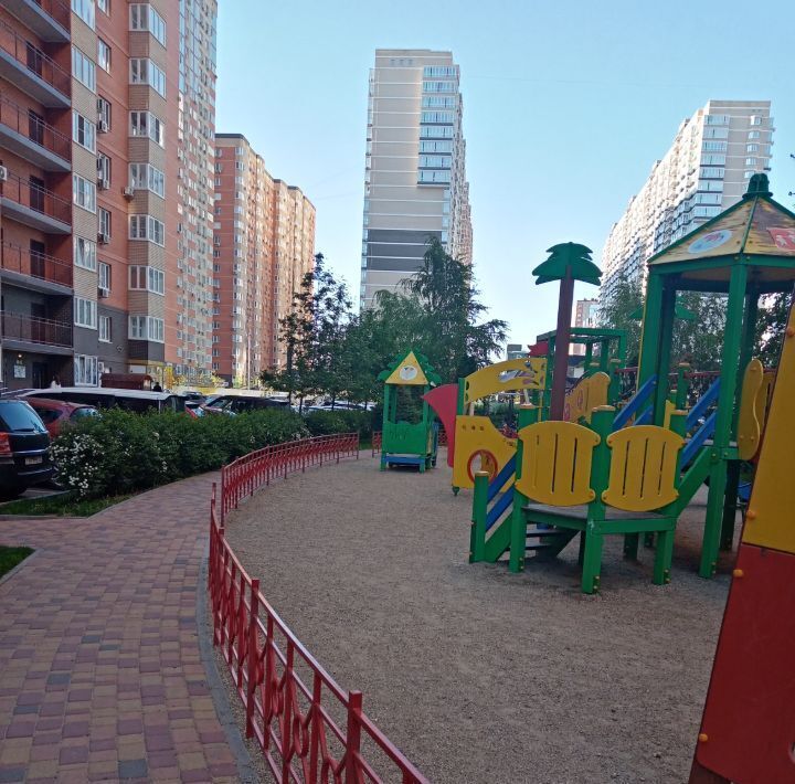 квартира г Краснодар р-н Прикубанский ул им. Героя Яцкова И.В. 19к/3 фото 25