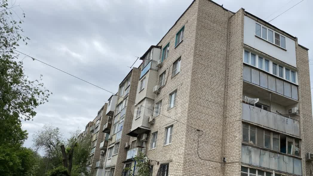 квартира г Астрахань Жилгородок ул Ахшарумова 4 фото 8