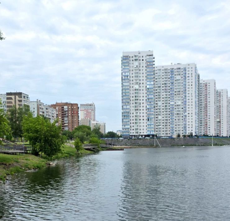 квартира г Красноярск р-н Свердловский ул Анатолия Гладкова 14 фото 1