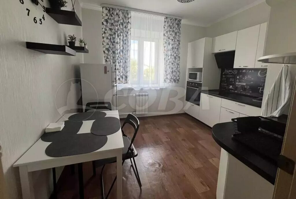 квартира г Тобольск р-н мкр 3б 21А фото 4