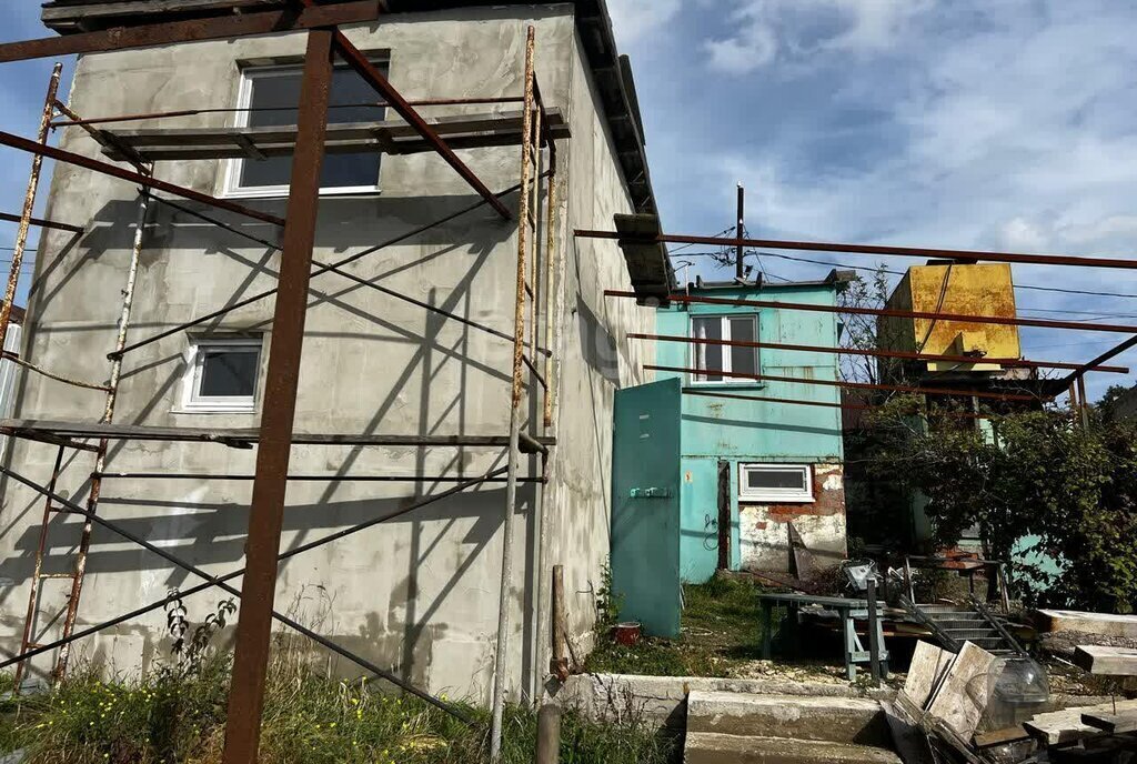 дом г Новороссийск х Убых снт Строитель ул Ежевичная фото 1