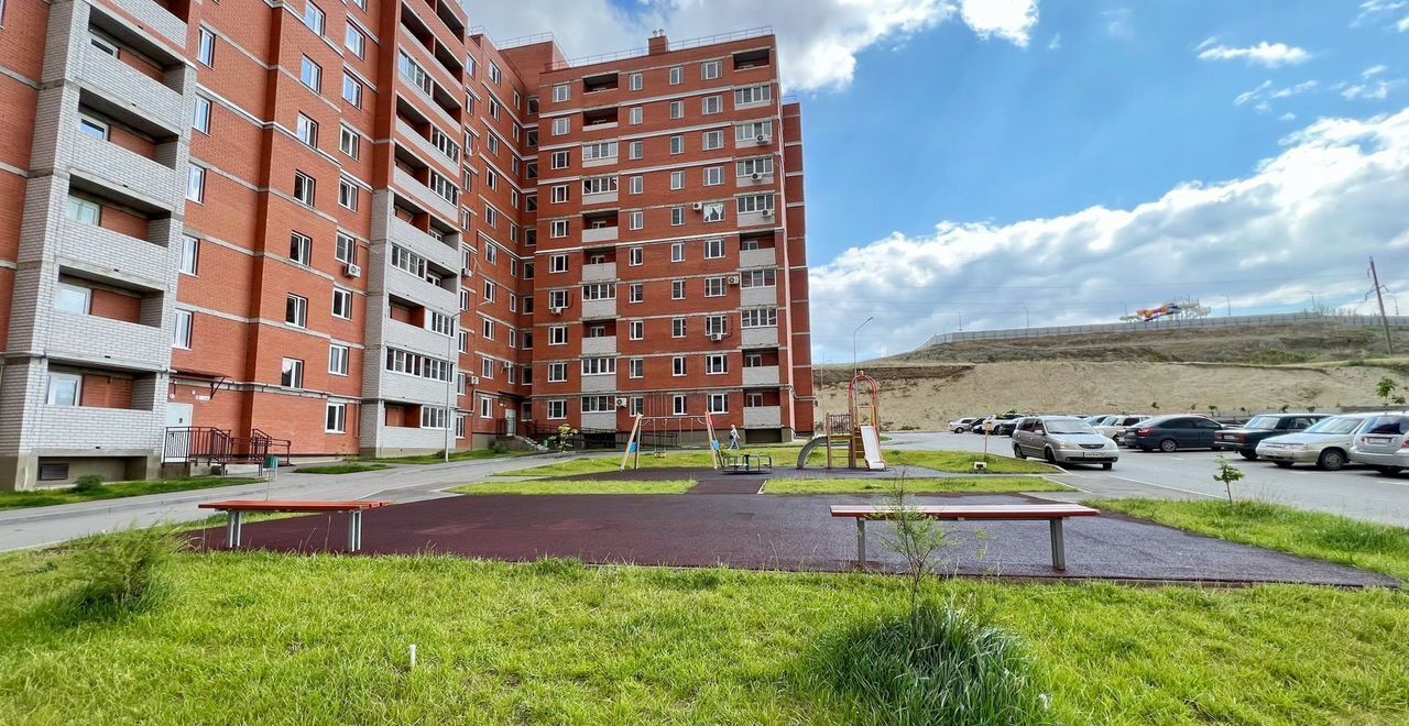 квартира г Волгоград р-н Кировский ул 70-летия Победы 33 фото 17