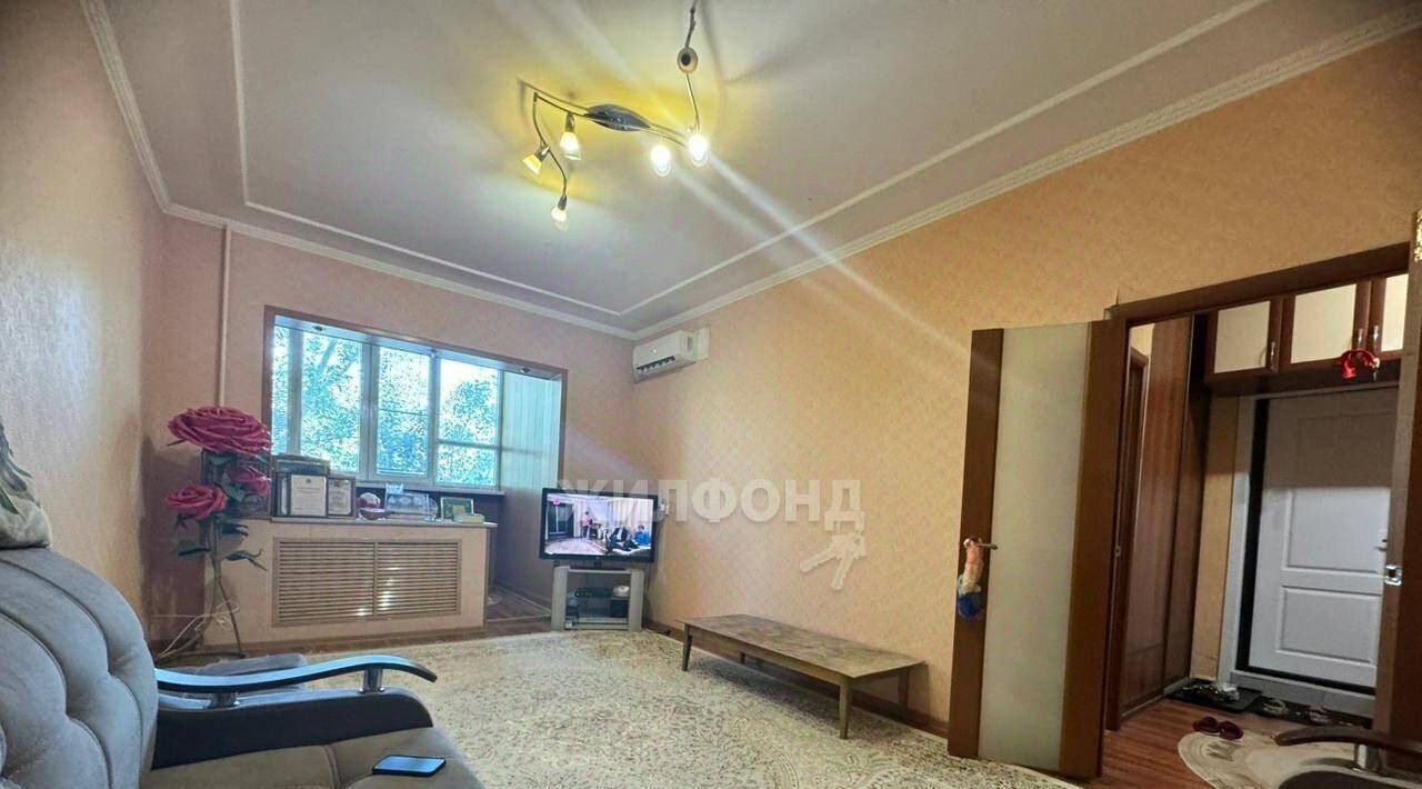 квартира г Астрахань р-н Ленинский ул Румынская 11 фото 1