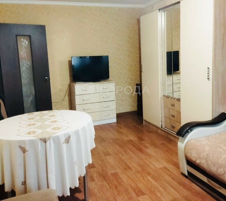 квартира г Барнаул р-н Октябрьский ул Чеглецова 20 фото 2