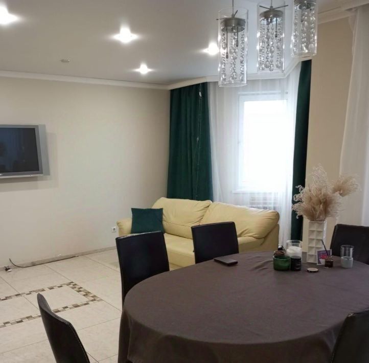 квартира г Омск р-н Кировский пр-кт Комарова 21к/1 Кировский АО фото 2