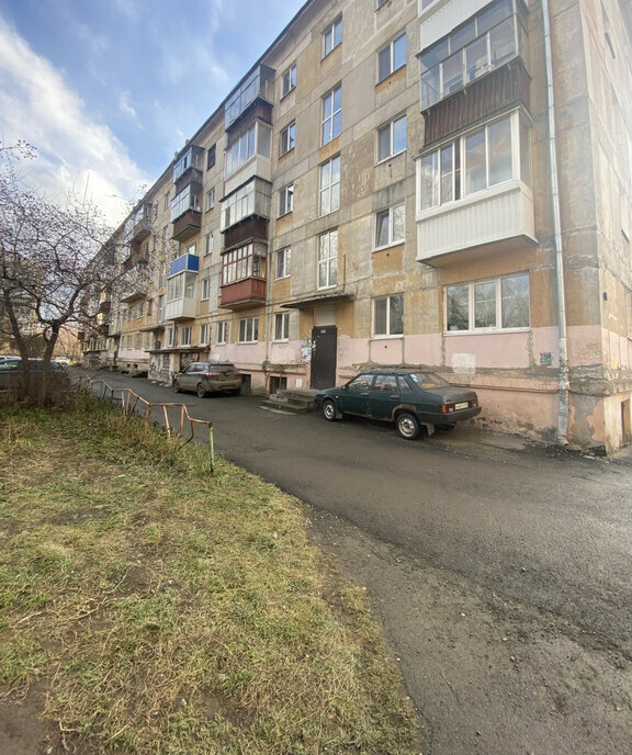 квартира г Нижний Тагил р-н Дзержинский ул Коминтерна 35 фото 3