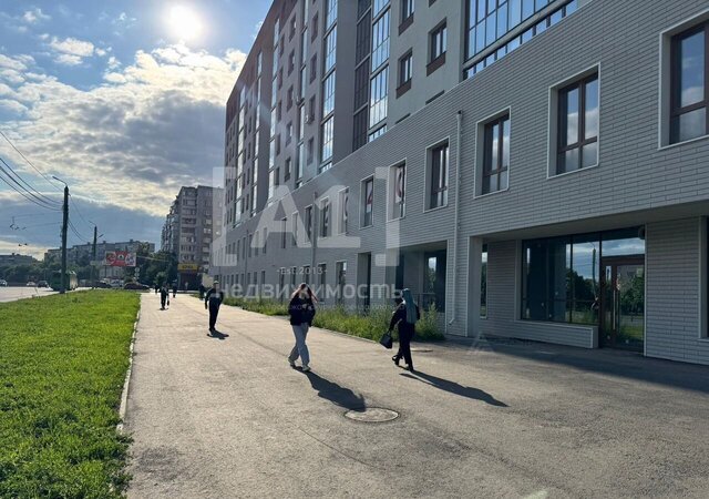 торговое помещение р-н Калининский ул Братьев Кашириных 98 фото