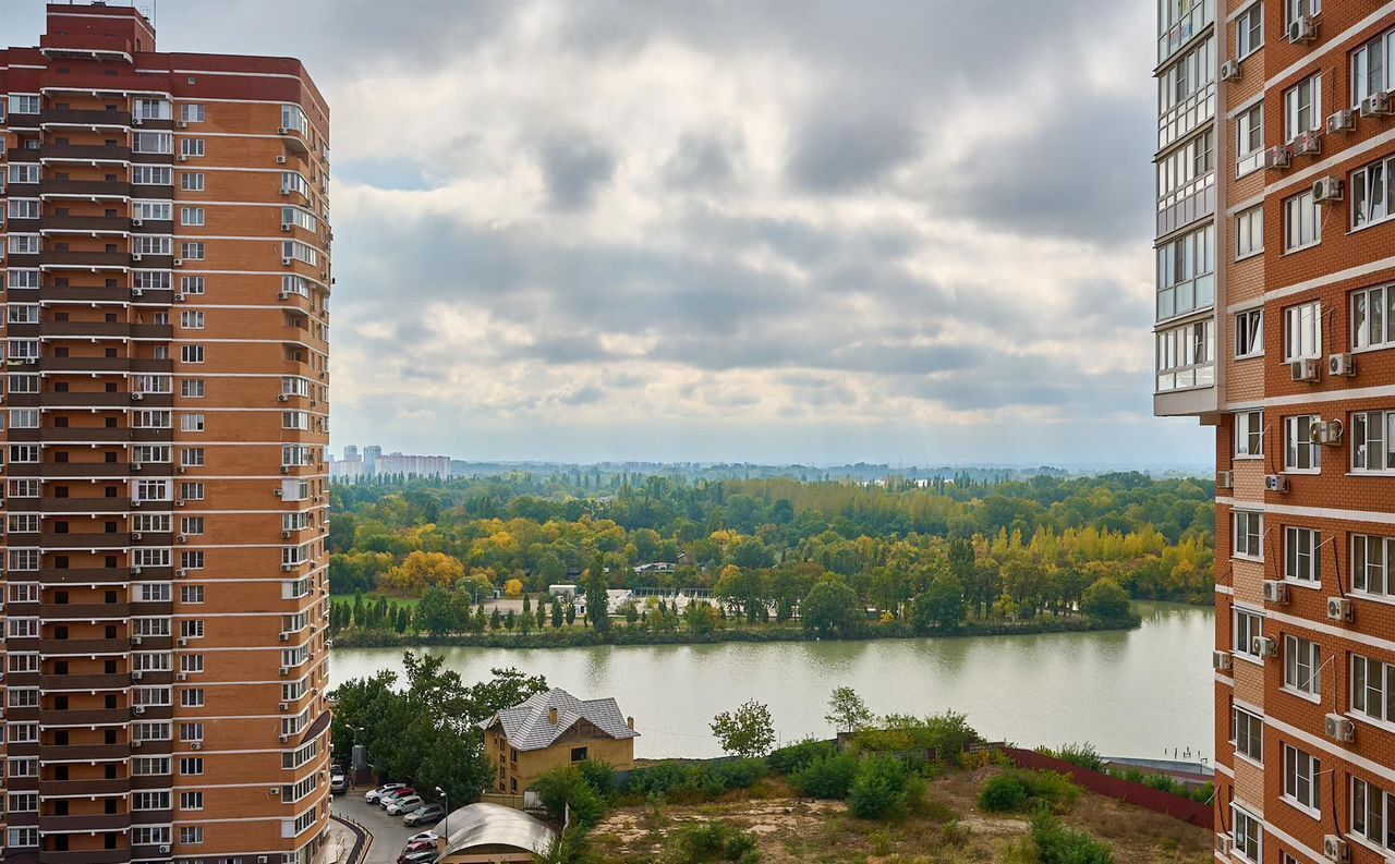 квартира г Краснодар р-н Центральный ул Кубанская 52 фото 1