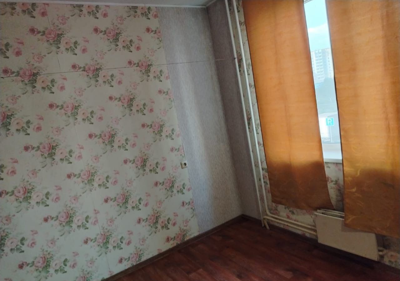 комната г Новокузнецк р-н Новоильинский ул Чернышова 18 фото 3