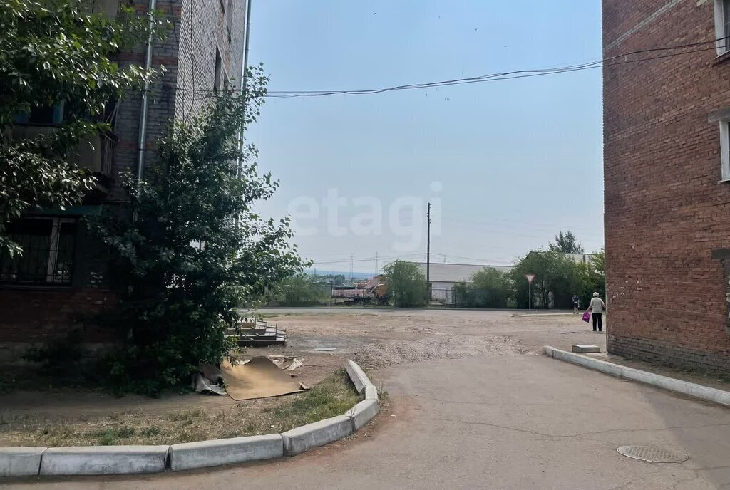 квартира г Улан-Удэ п Кирзавод р-н Железнодорожный ул Кирпичная 1 фото 2