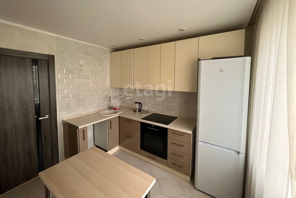 квартира г Омск ул Ватутина 26/1 фото 1