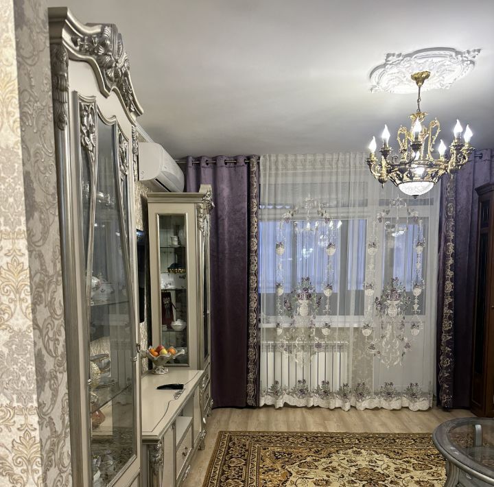 квартира г Саратов р-н Октябрьский ул. Имени Н. Г. Чернышевского, 137А фото 2