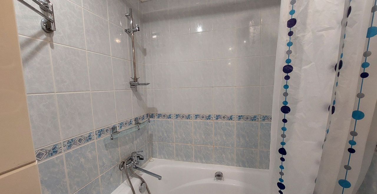 квартира г Тольятти р-н Автозаводский ул Автостроителей 21 фото 11