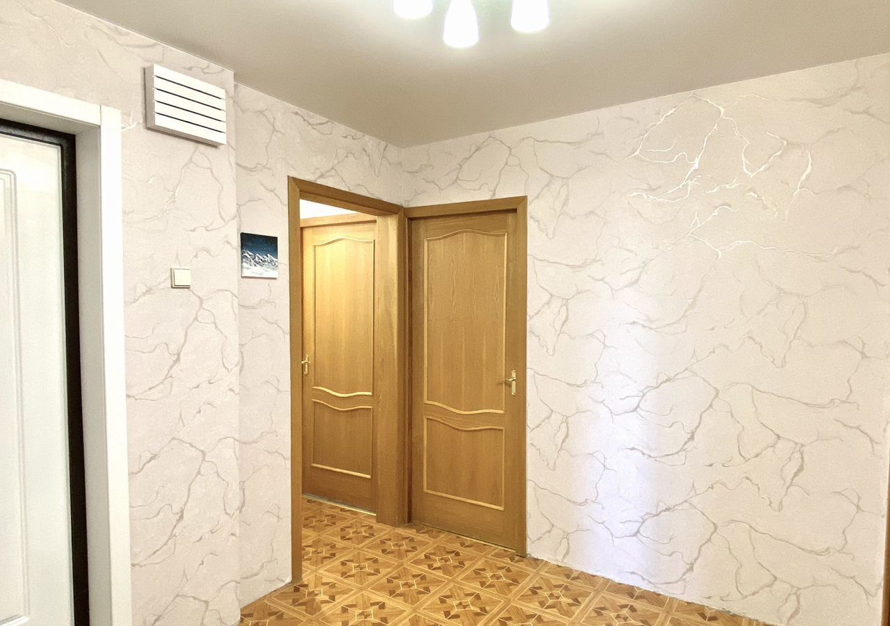 квартира г Тольятти р-н Автозаводский 10-й квартал б-р Луначарского 14 фото 6