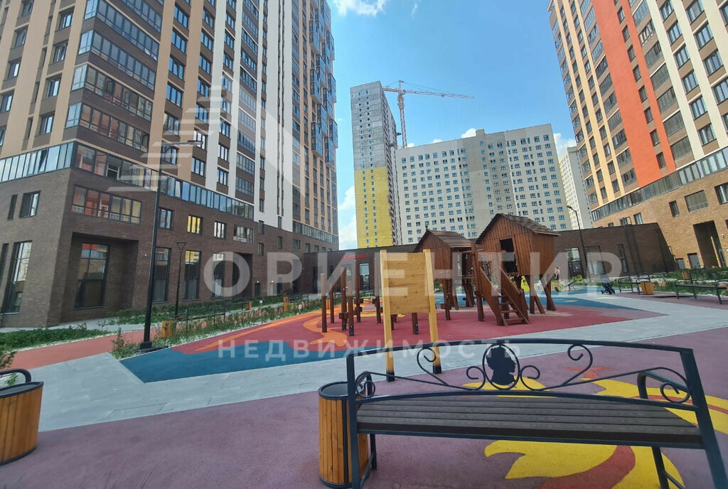 квартира г Екатеринбург Чкаловская ул Академика Ландау 32 фото 1