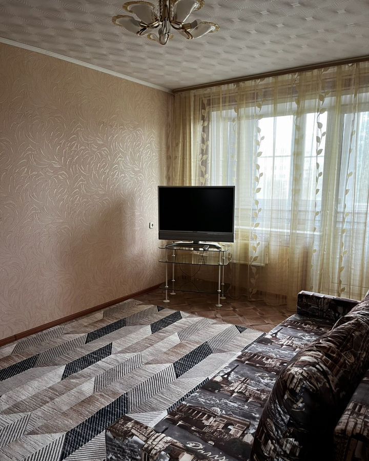 квартира г Тольятти р-н Автозаводский 12-й квартал б-р Гая 12 фото 1