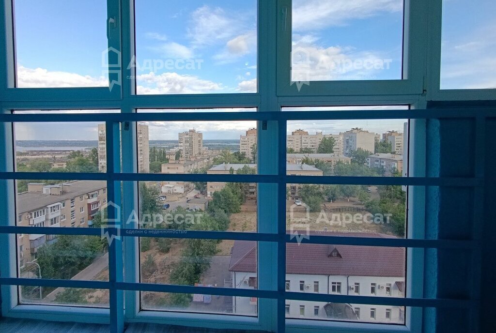 квартира г Волгоград р-н Тракторозаводский ул им. Демьяна Бедного 2а фото 12