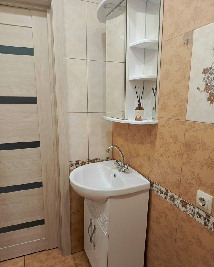 квартира г Саратов р-н Кировский ул им Панченко К.П. 5 фото 5
