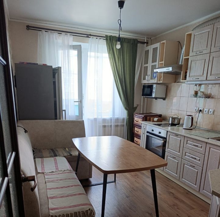 квартира г Омск р-н Центральный ул 1-я Челюскинцев 98 пос. Амурский фото 8