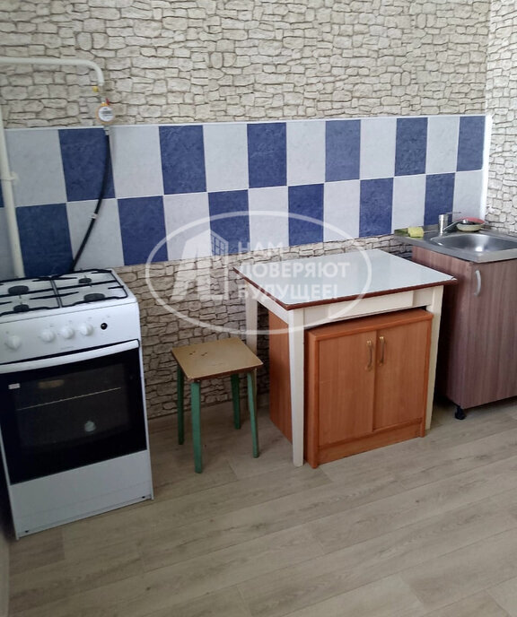 комната г Чусовой ул Матросова 13 фото 2