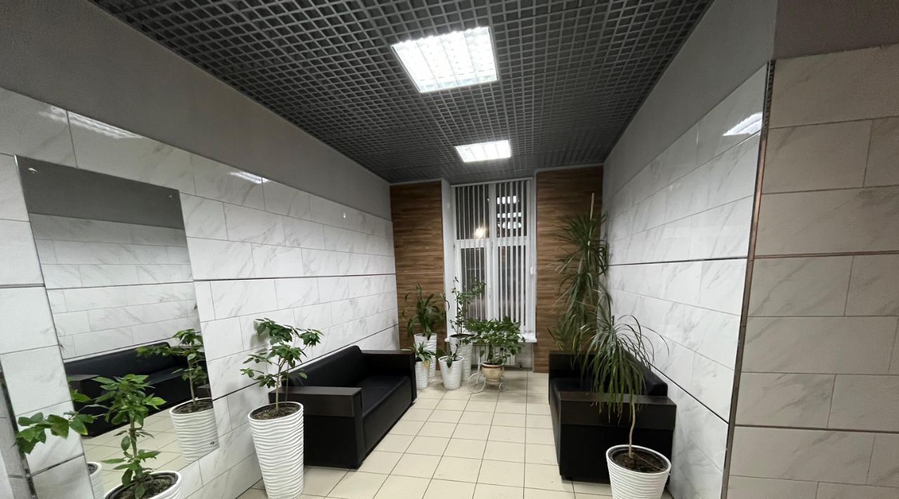 квартира г Омск р-н Кировский б-р М.М.Кузьмина 27 фото 19