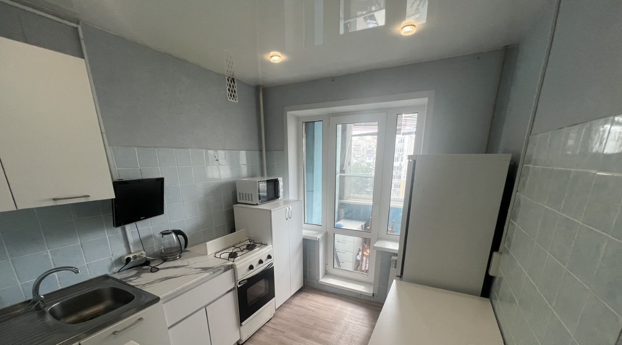 квартира г Саратов р-н Фрунзенский ул Железнодорожная 56/60 фото 2