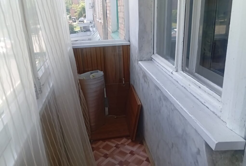 квартира г Гуково ул Шахтерская 54 фото 15