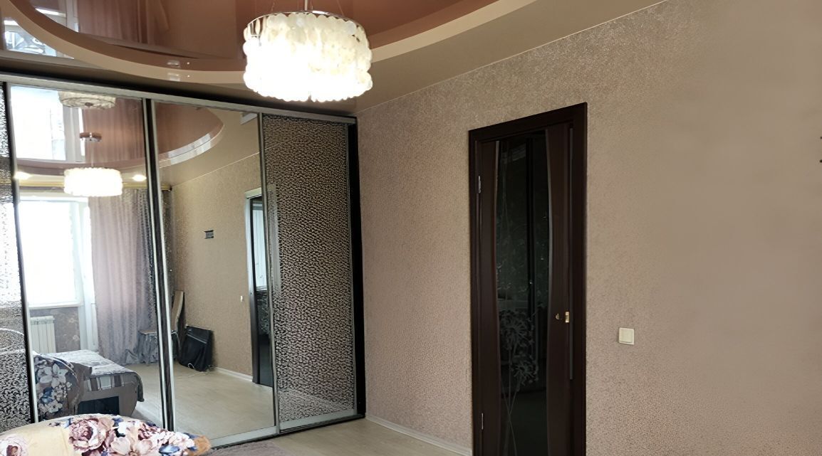 квартира г Новокузнецк р-н Орджоникидзевский ул Радищева 18 фото 2