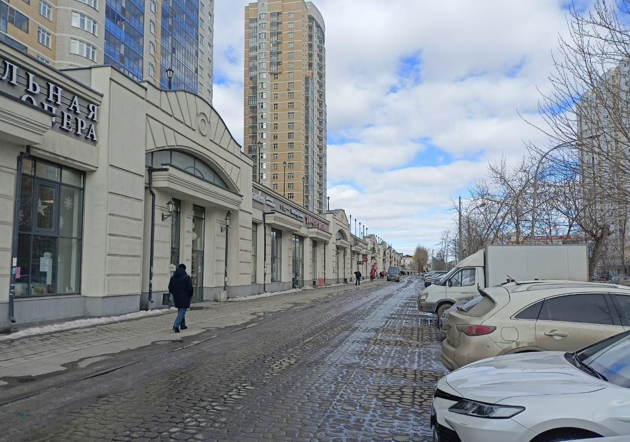 торговое помещение г Екатеринбург р-н Чкаловский Чкаловская ул 8 Марта 190 фото 1