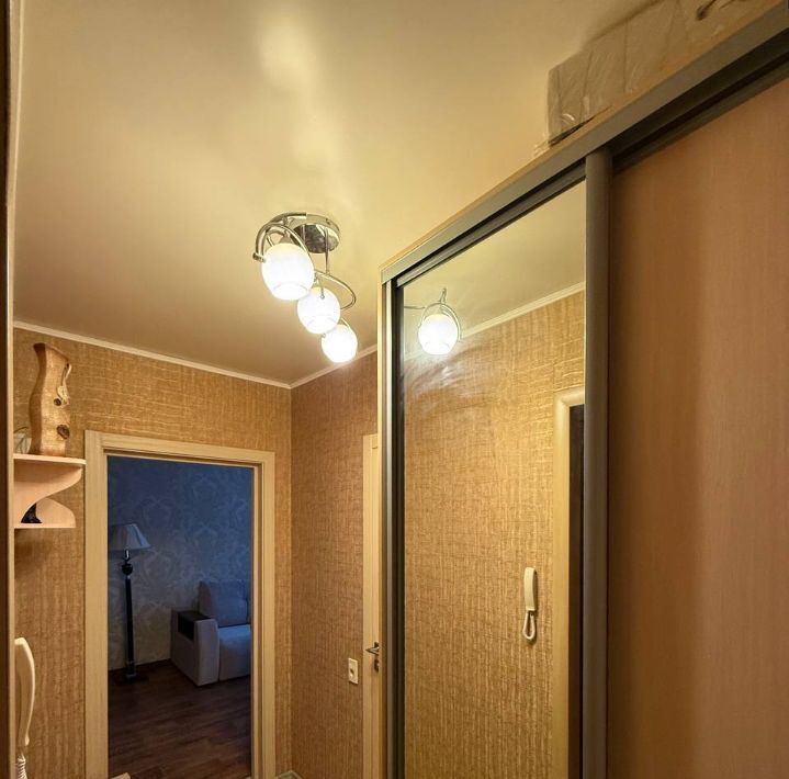 квартира г Магнитогорск р-н Орджоникидзевский ул Жукова 17 фото 2