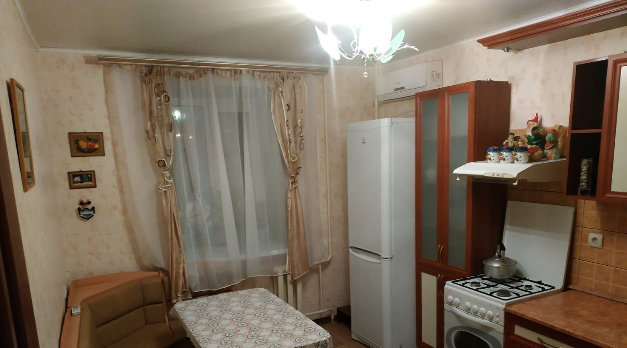 квартира г Саратов р-н Октябрьский ул им Миротворцева С.Р. 4/8 фото 12