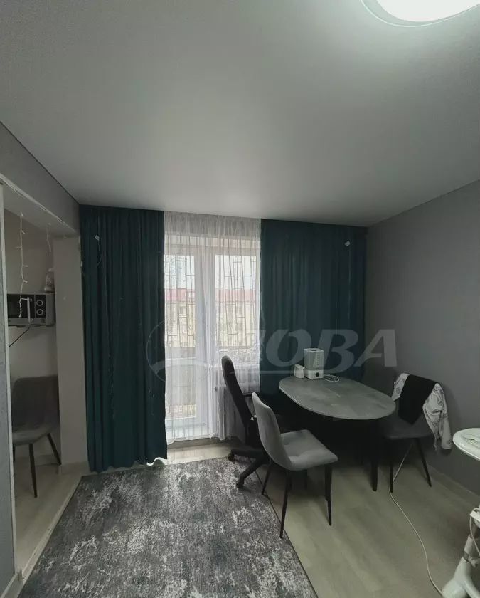 квартира г Тобольск 4-й мкр-н, 9Б фото 2