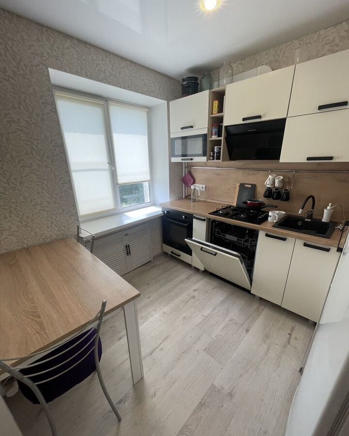 квартира г Череповец р-н Северный ул Ветеранов 2а фото 1