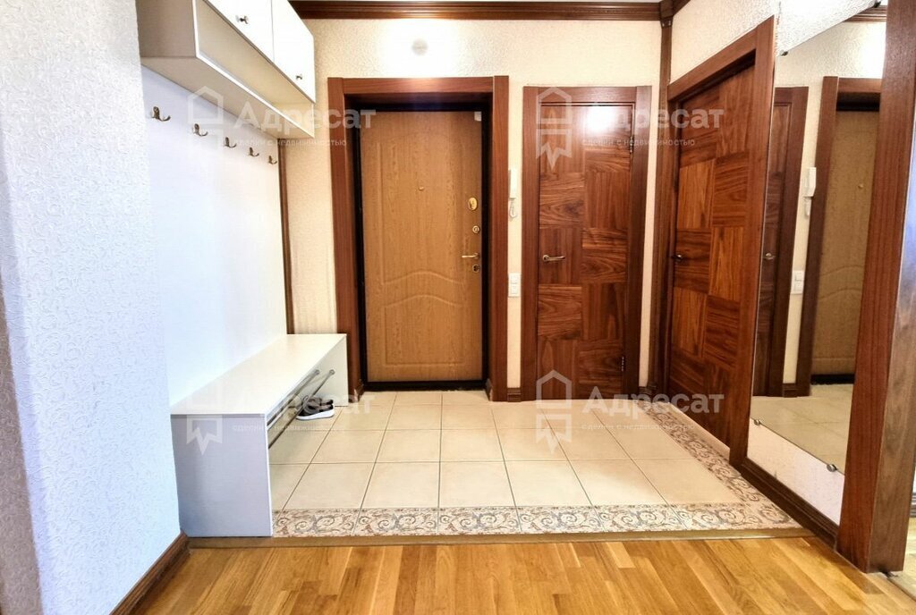 квартира г Волгоград р-н Дзержинский ул им. Хорошева 16 фото 1
