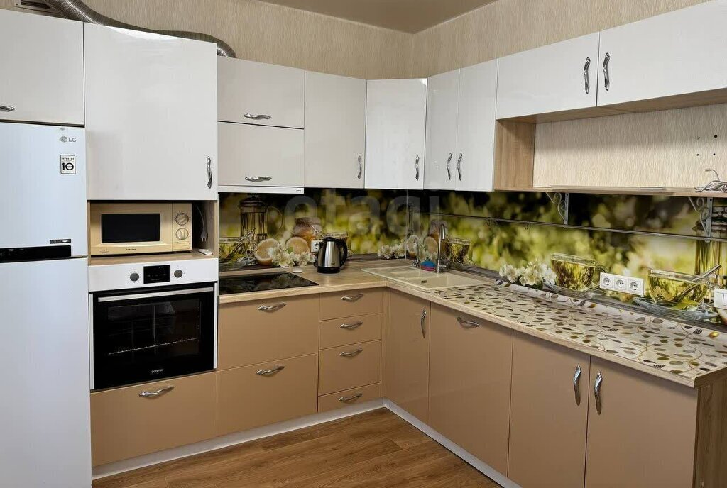 квартира г Тобольск р-н мкр 3б 6к 3 фото 1