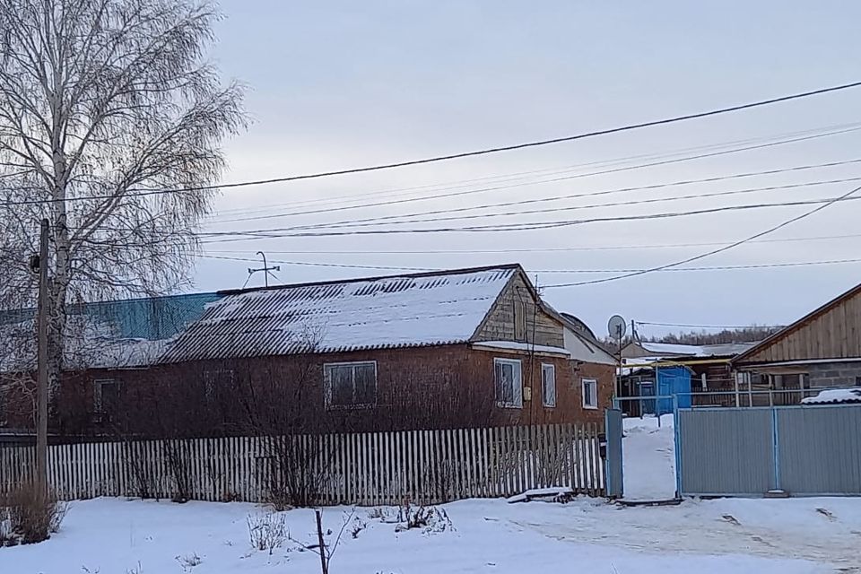 Село Александровка переулок больничный. Александровка Оренбургская область.